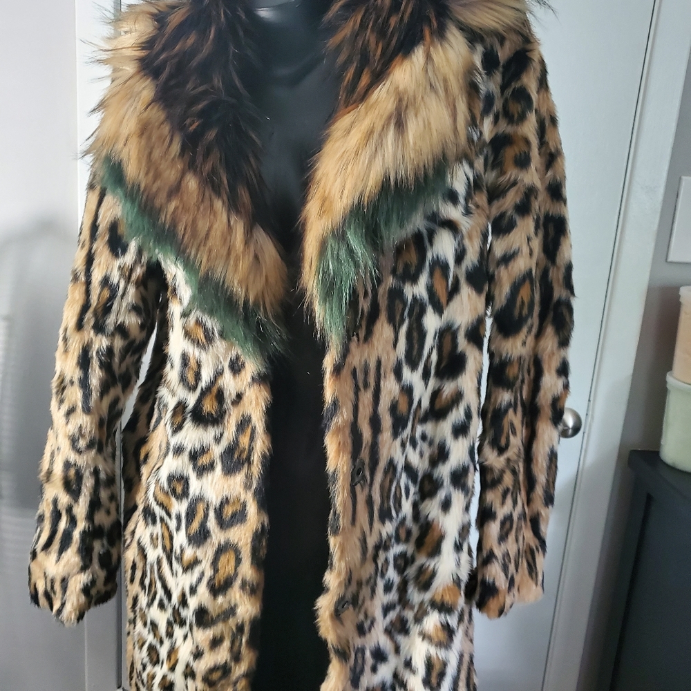 Guess fuax fur